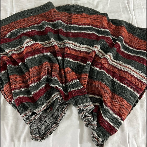 Volcom Head Honcho Poncho. - Picture 8 of 11